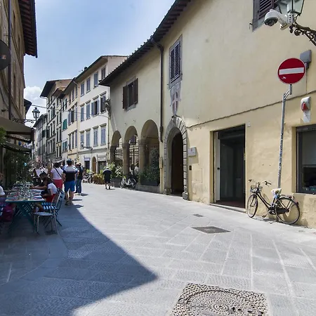 Santa Maria Novella Flat Apartment Florenz