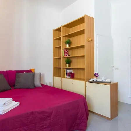 Santa Maria Novella Flat *